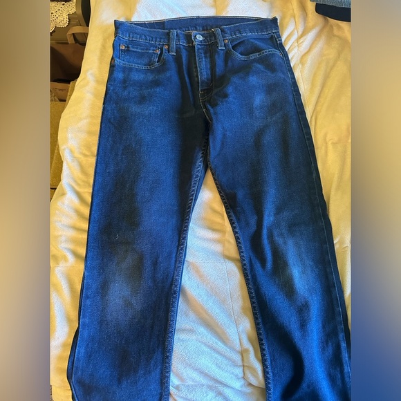 Levi Strauss. Size 31 W 32 L. - Picture 2 of 3